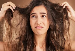 how to fix frizzy hair